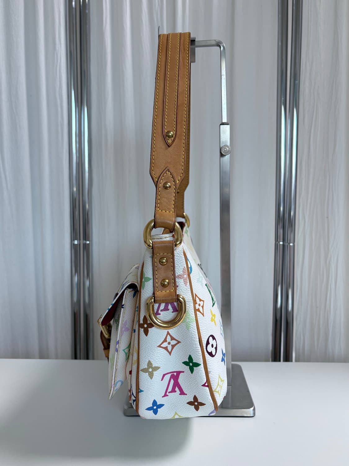 루이미통 멀티컬러 롯지 숄더백 상품이미지4