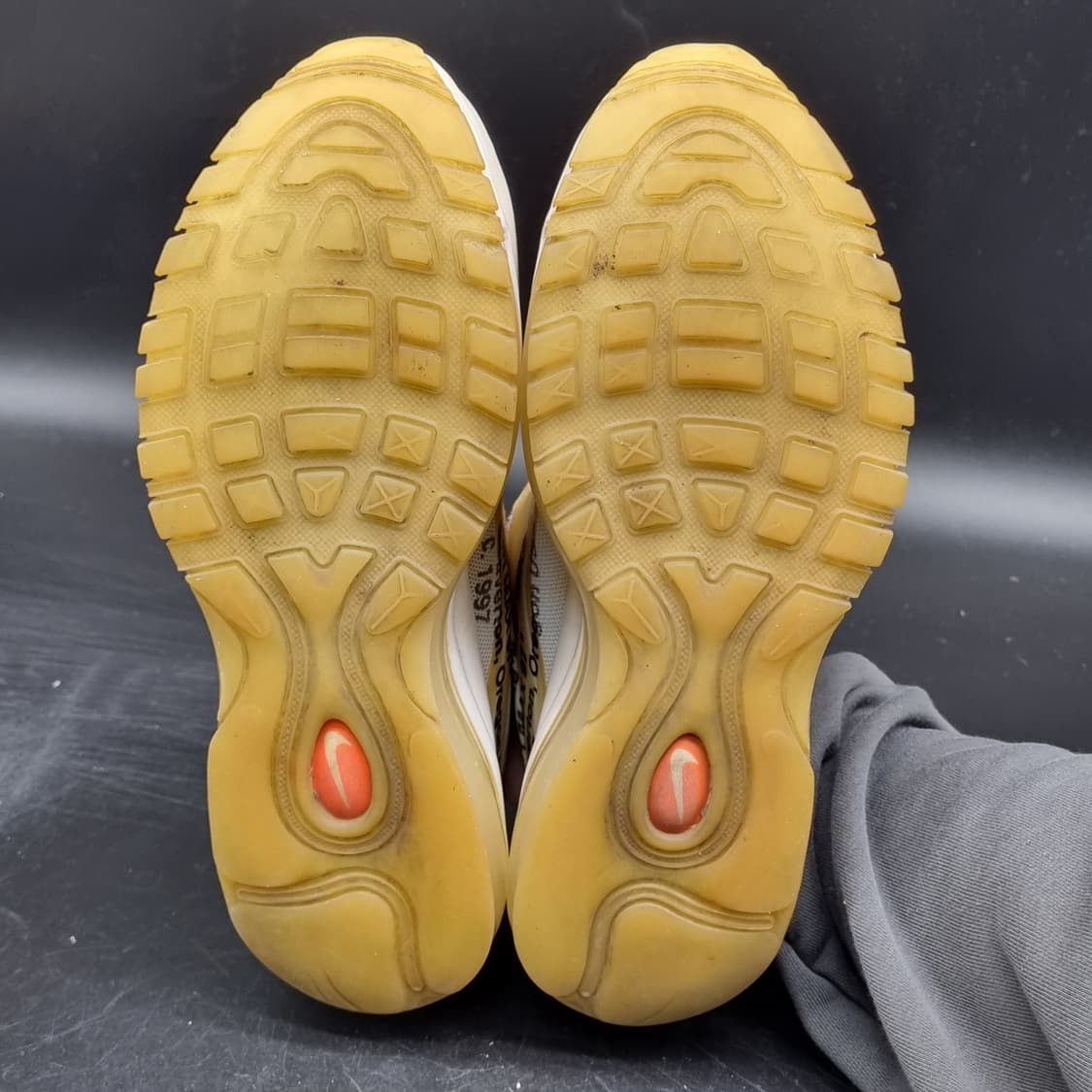 오프화이트x나이키 에어맥스97 og 더탠 260 상품이미지3