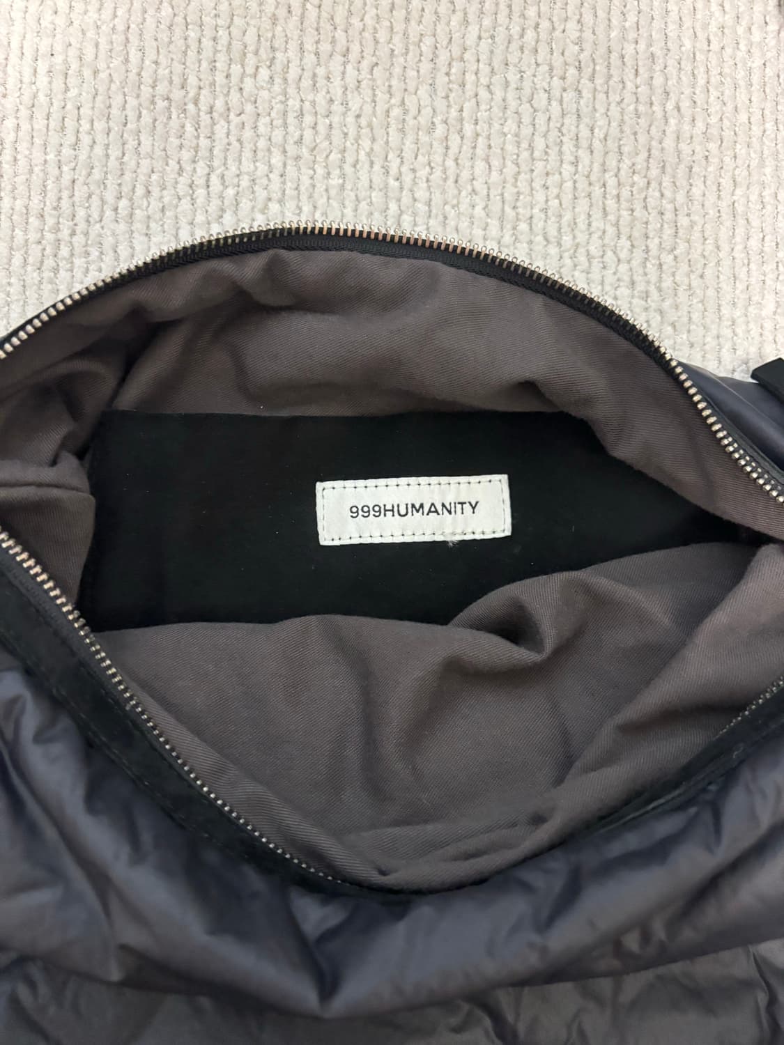 999휴머니티 이지 패디드 크로스백 상품이미지2