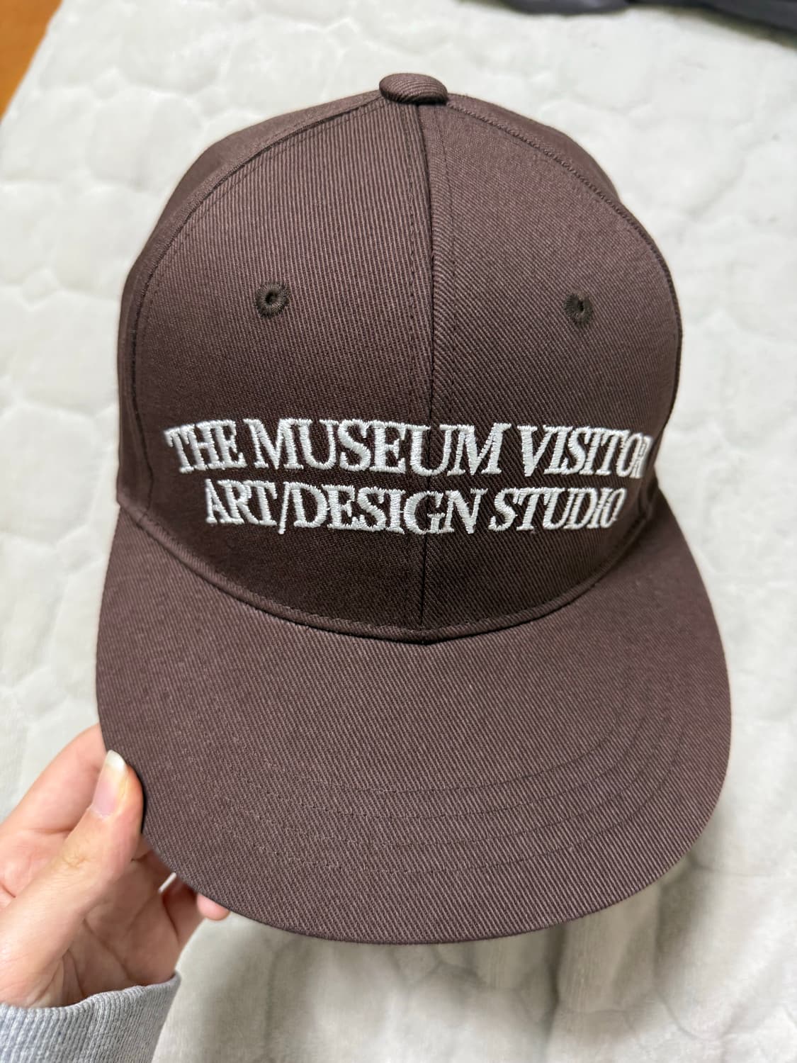 더뮤지엄비지터 모자 박지훈 착용템 상품이미지2