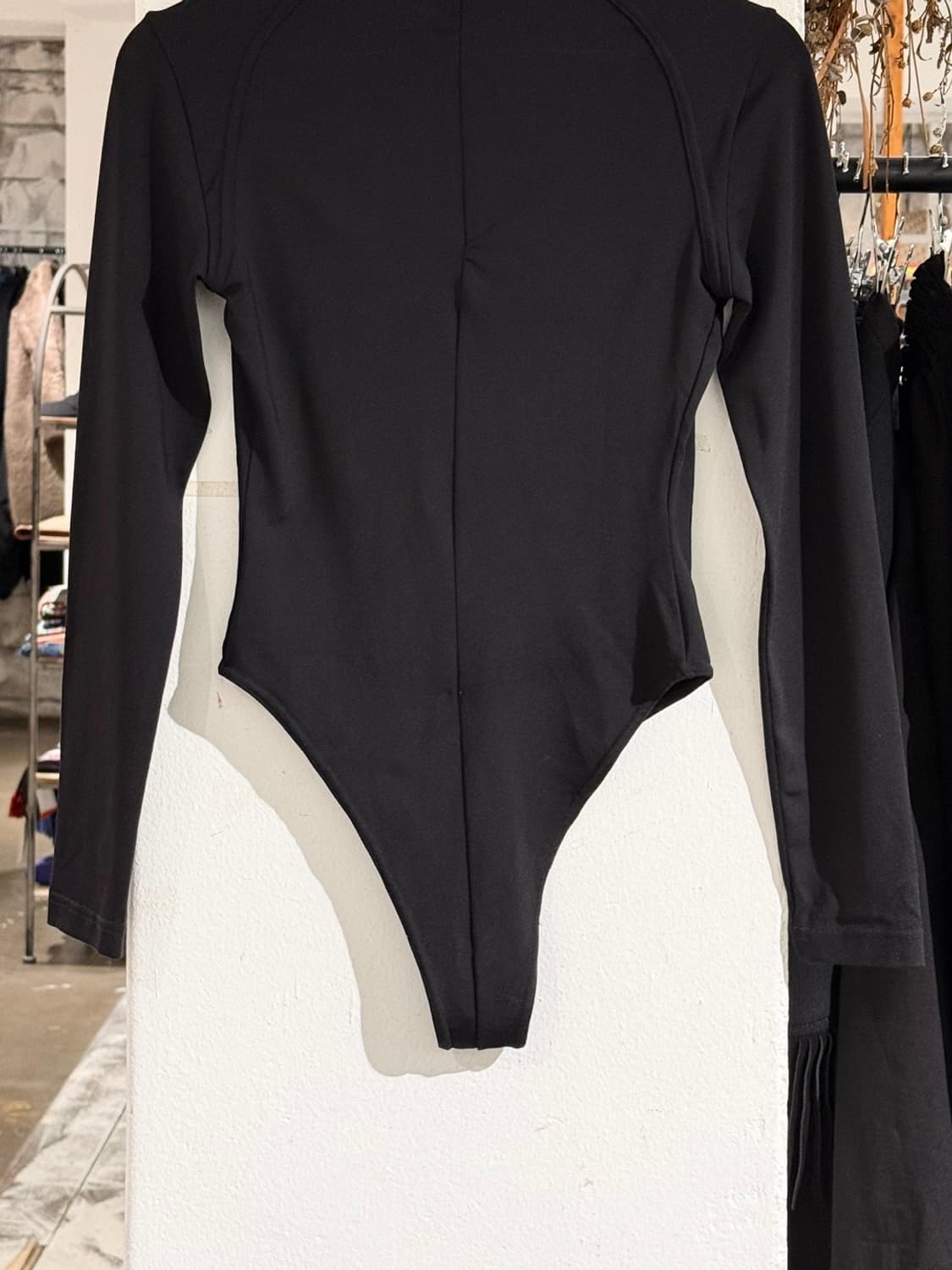 펜디 진스 블랙 로고 패치 롱슬리브 바디수트 상품이미지6