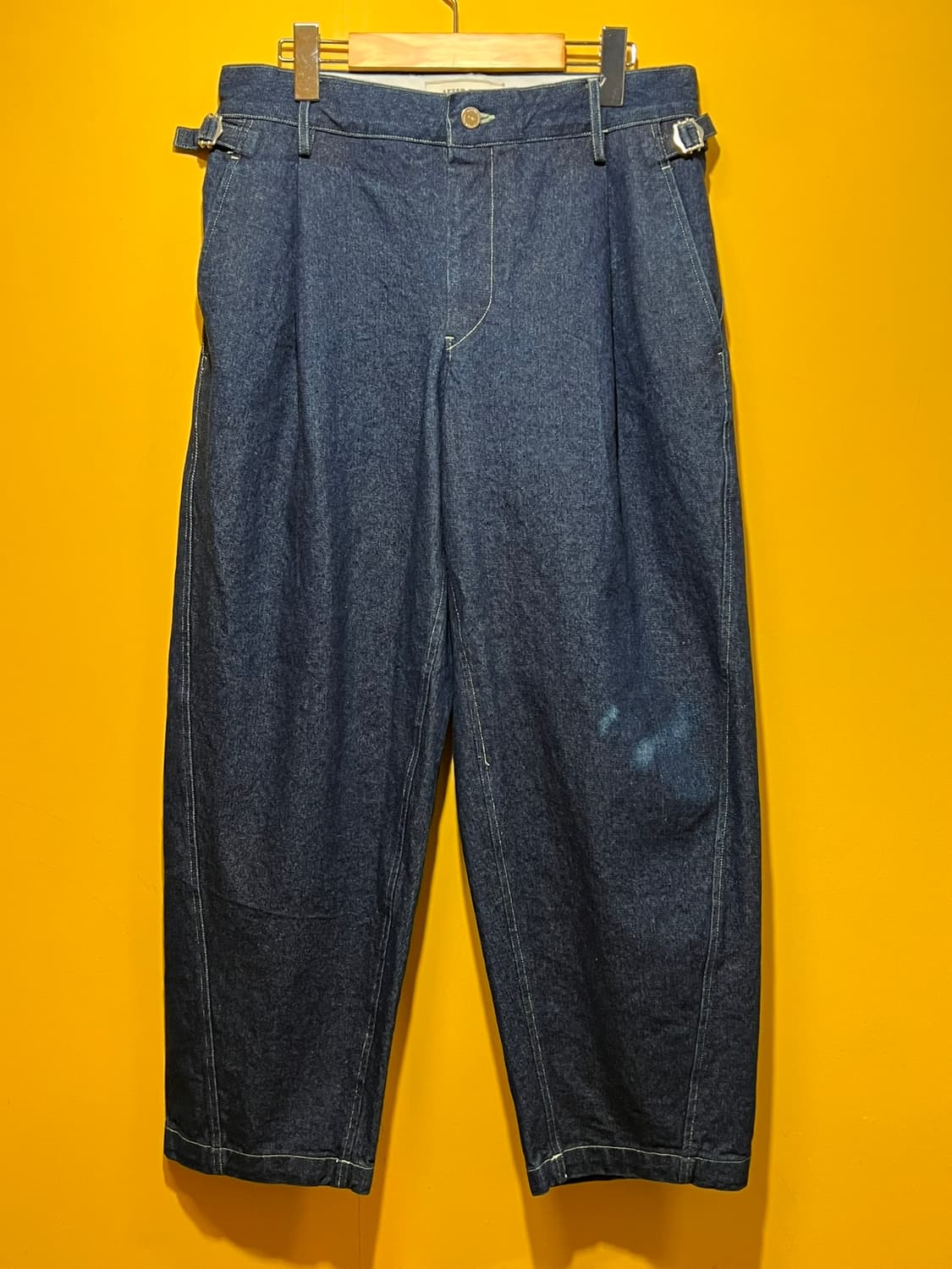 [L] 애프터프레이 와이드 테이퍼드 플리츠 데님 팬츠 상품이미지1