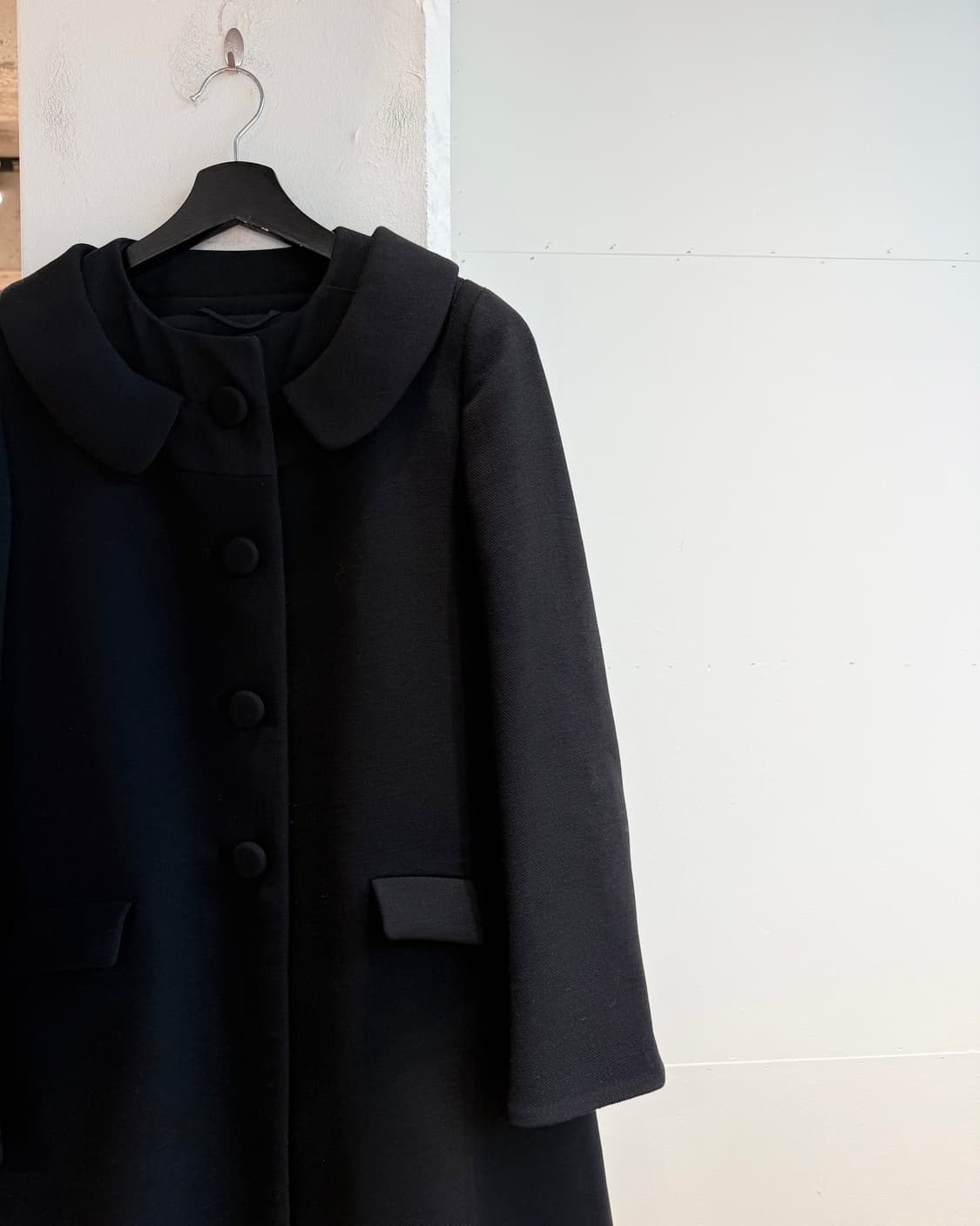프라다 블랙 라나 버진울 라운드넥 코트 상품이미지5