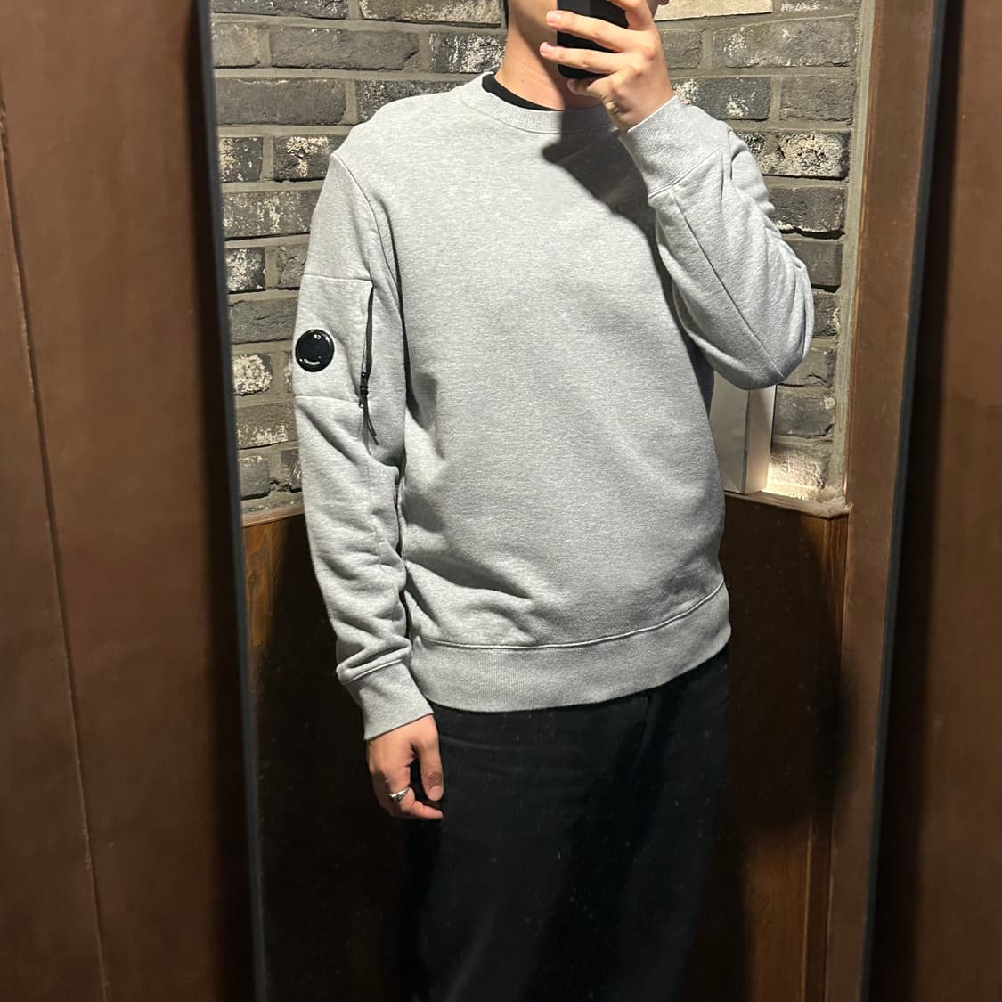 XL) CP 컴퍼니 씨피컴퍼니 렌즈 맨투맨 회색 큐알 정품 상품이미지9