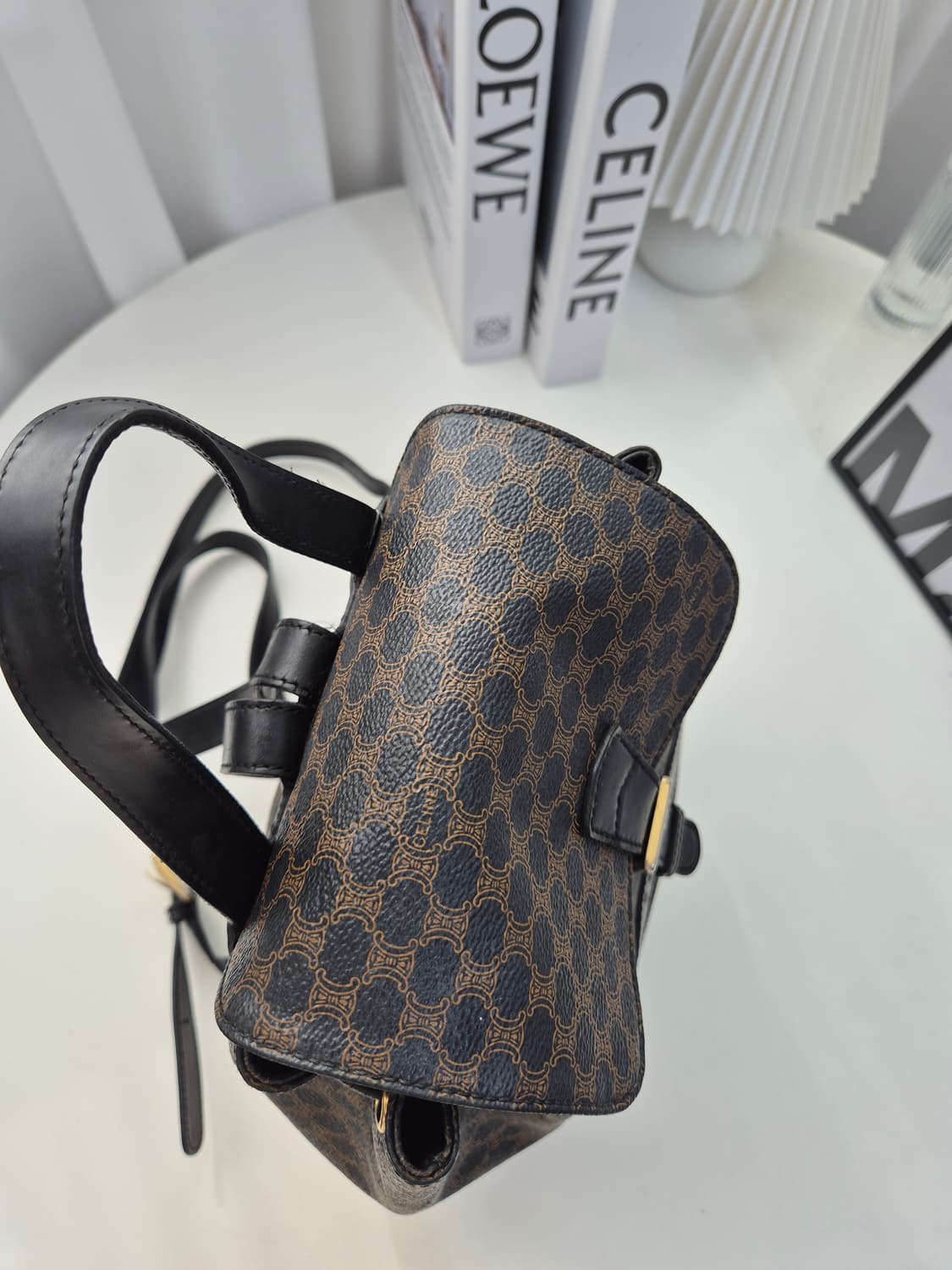 셀린느 마카담 백팩 상품이미지4