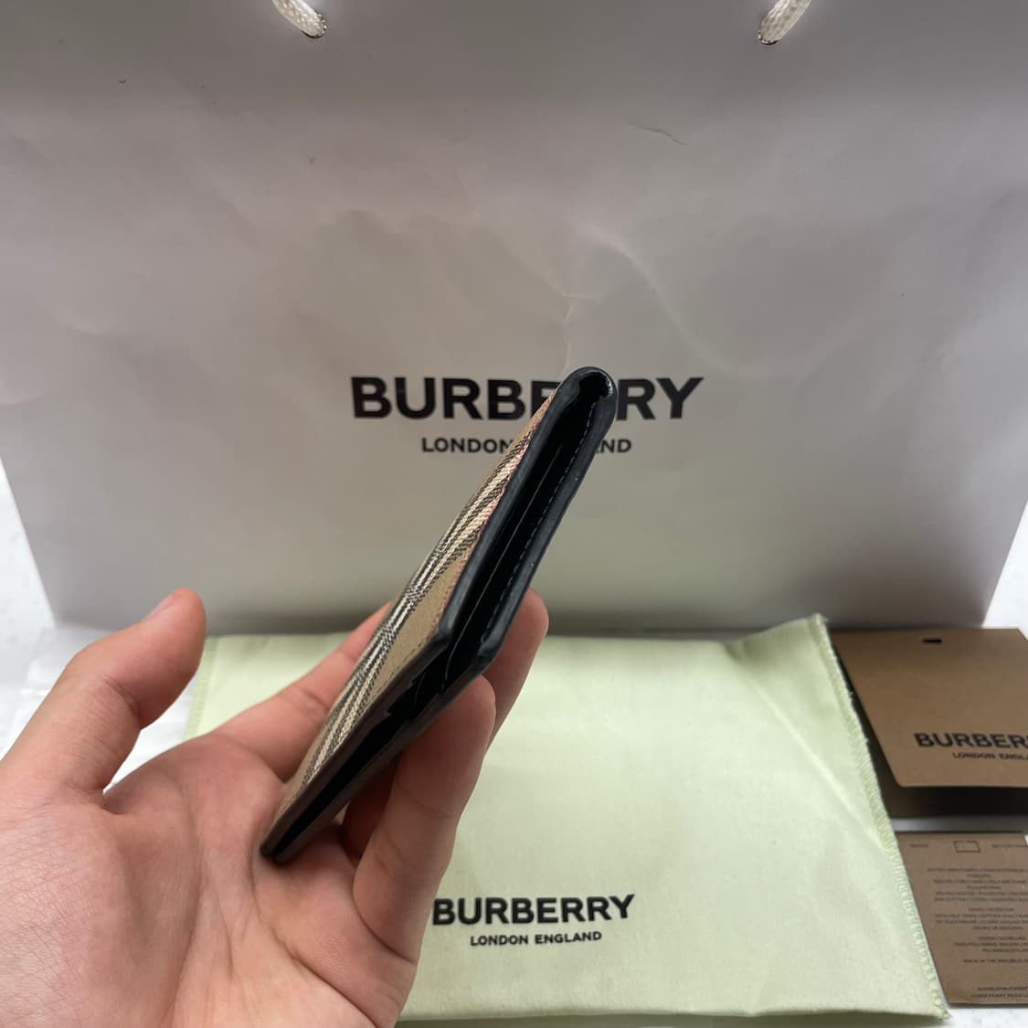 [정품] 버버리 체크 플랩 지갑 상품이미지5
