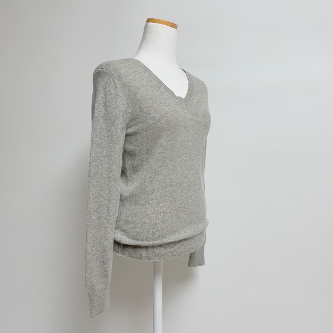 [캐시미어 100%] 유니클로 브이넥 그레이 니트 S 상품이미지2