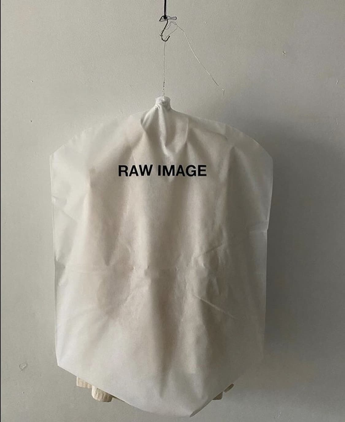 Raw image 옷 구해봅니다 상품이미지1