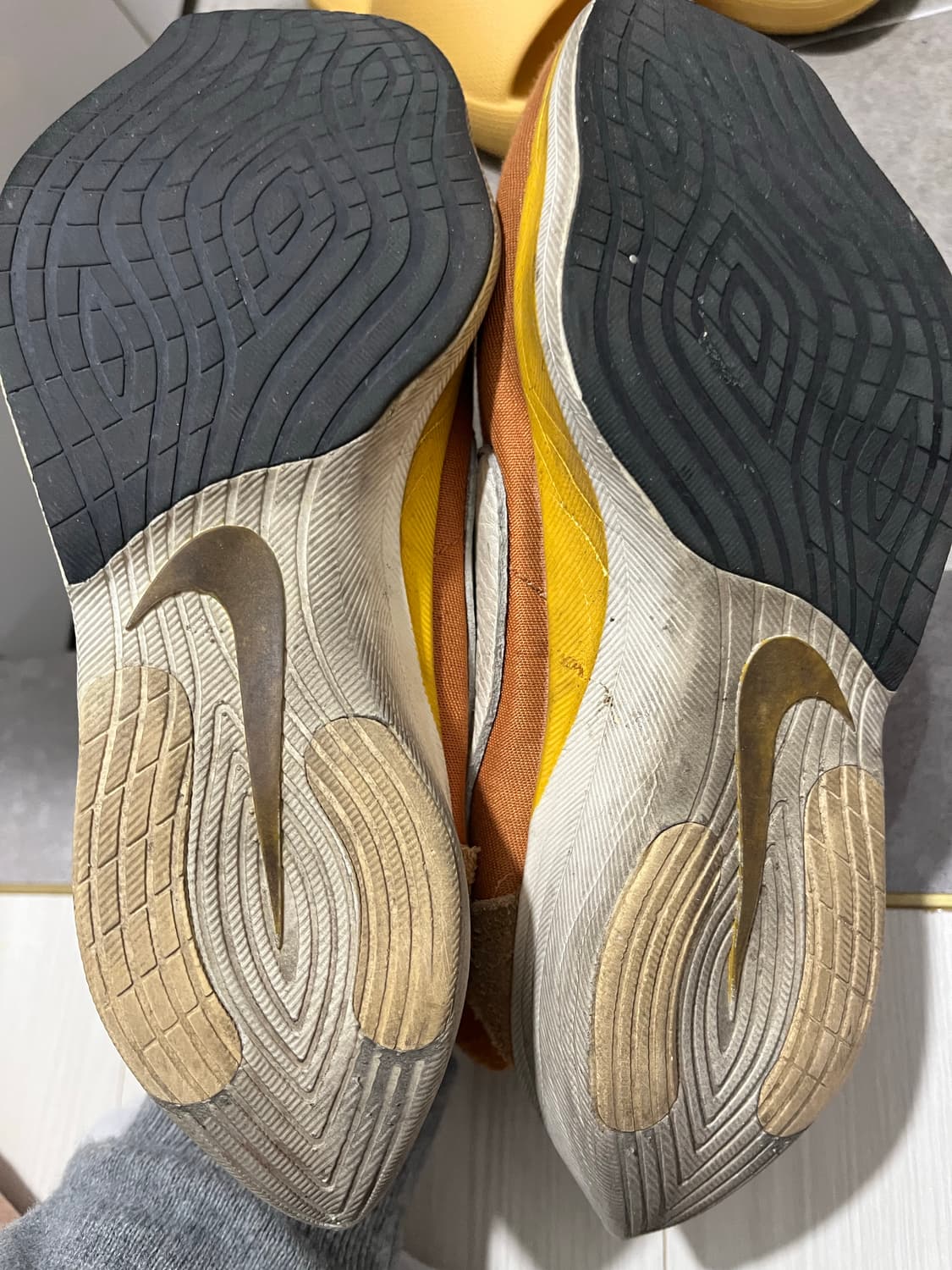 나이키 문레이서 240 상품이미지4