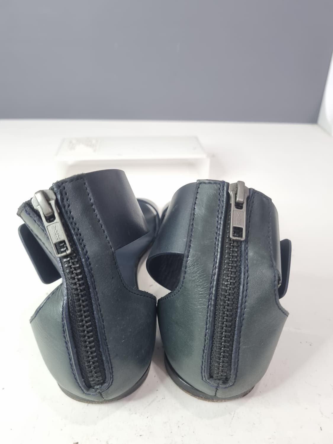 240~245 커먼프로젝트  샌들 상품이미지6