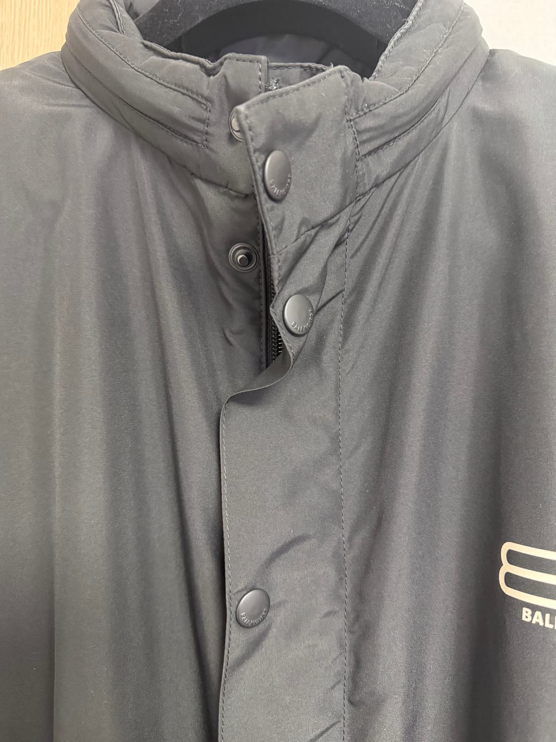 발렌시아가BB로고 바람막이 상품이미지5