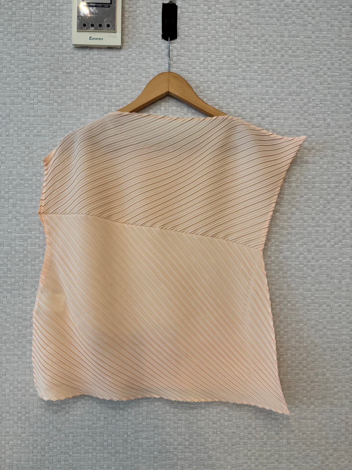 이세이미야케 플라스터 탑 라이트베이지 상품이미지3