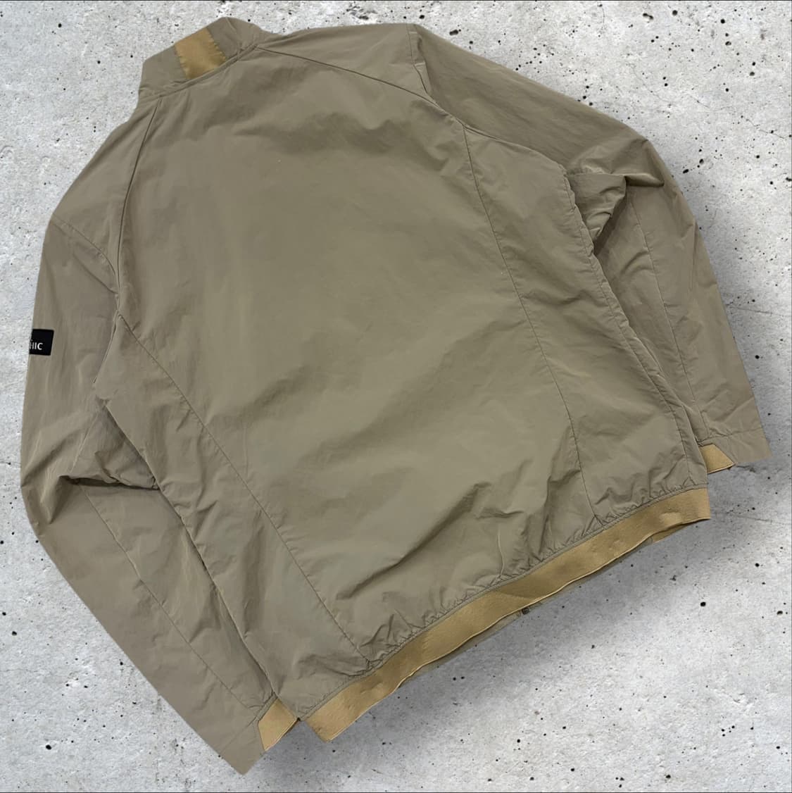 [95] 내셔널지오그래픽 봄버 나일론 바람막이 자켓 카키색 C42 상품이미지2
