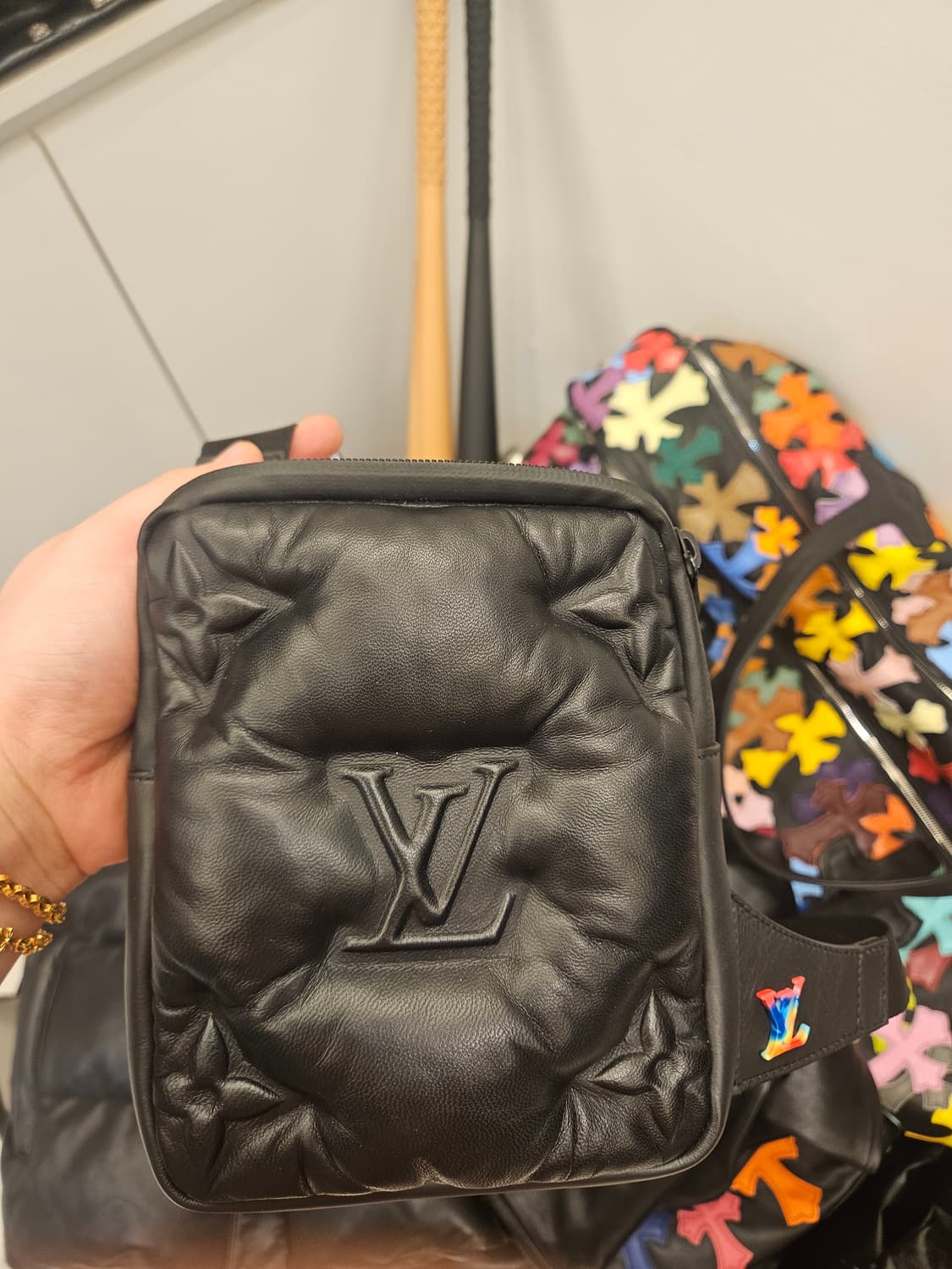 루이비통 정품 2054 한정판  슬링백 힙색 크롬하츠 상품이미지1