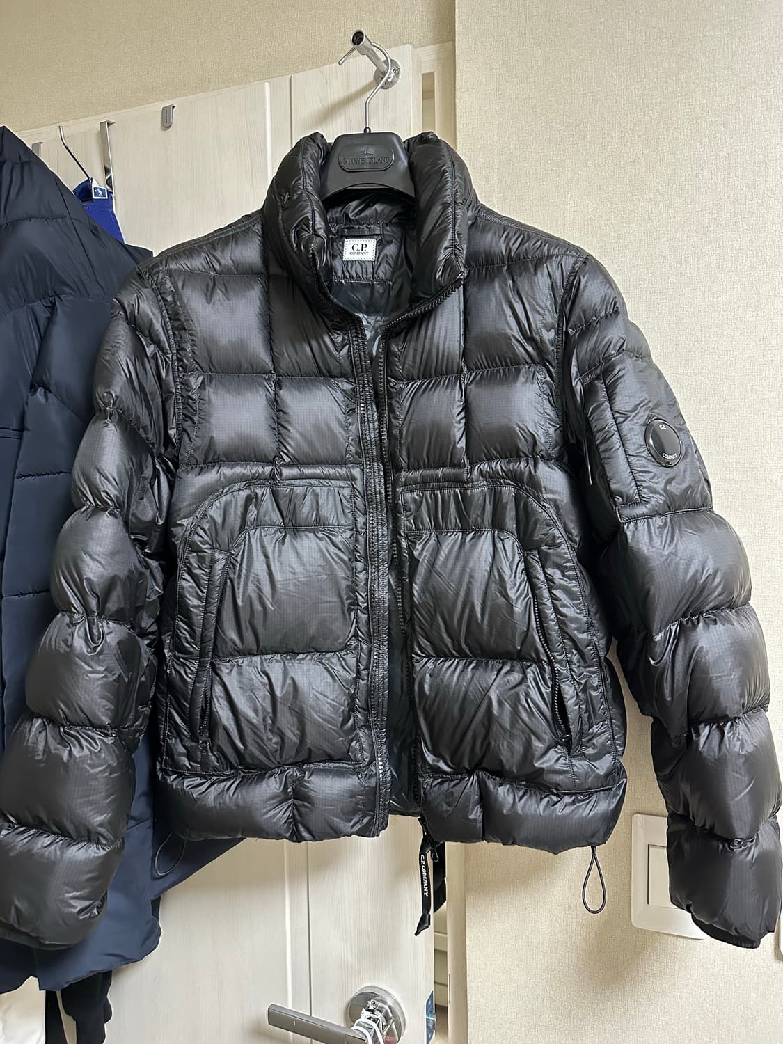 cp컴퍼니 dd쉘 패딩 24fw M 블랙 상품이미지1