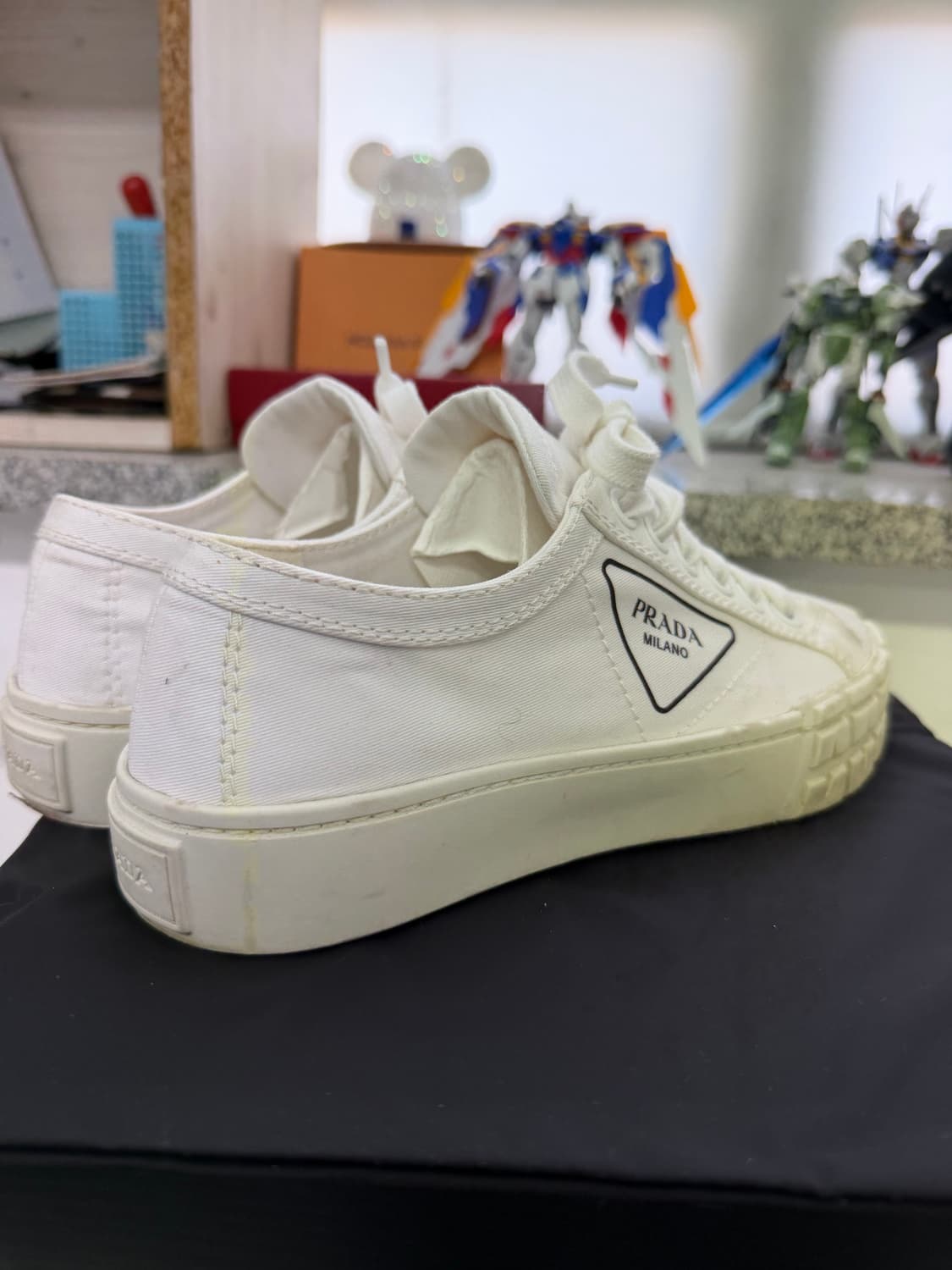 정품) 프라다 개버딘 스니커즈 화이트 37 풀구성 상품이미지5
