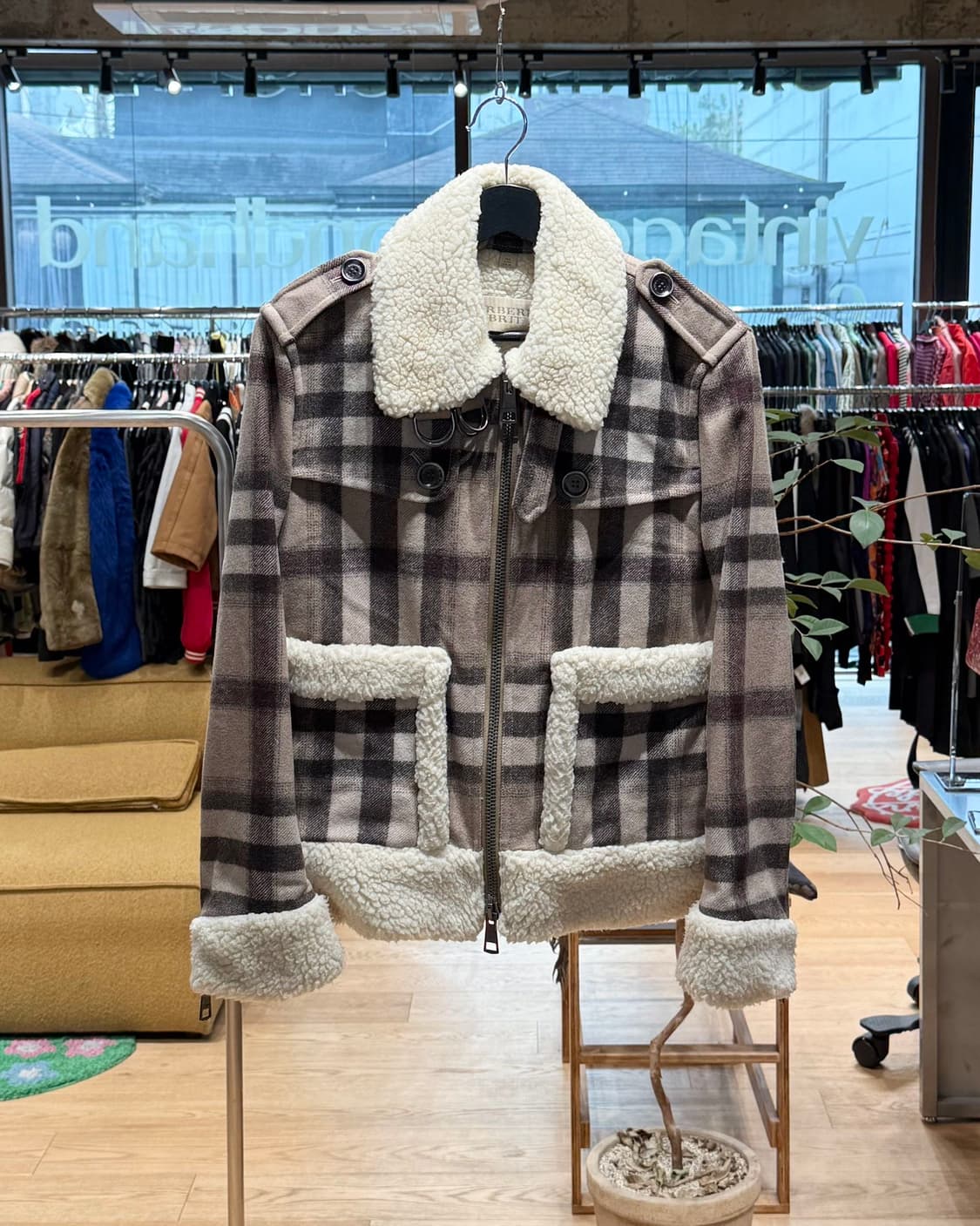 버버리 브릿 브라운 노바체크 무스탕 자켓  상품이미지1