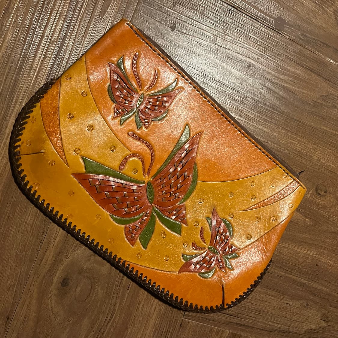 수공예 레더 브라운 파우치 상품이미지1