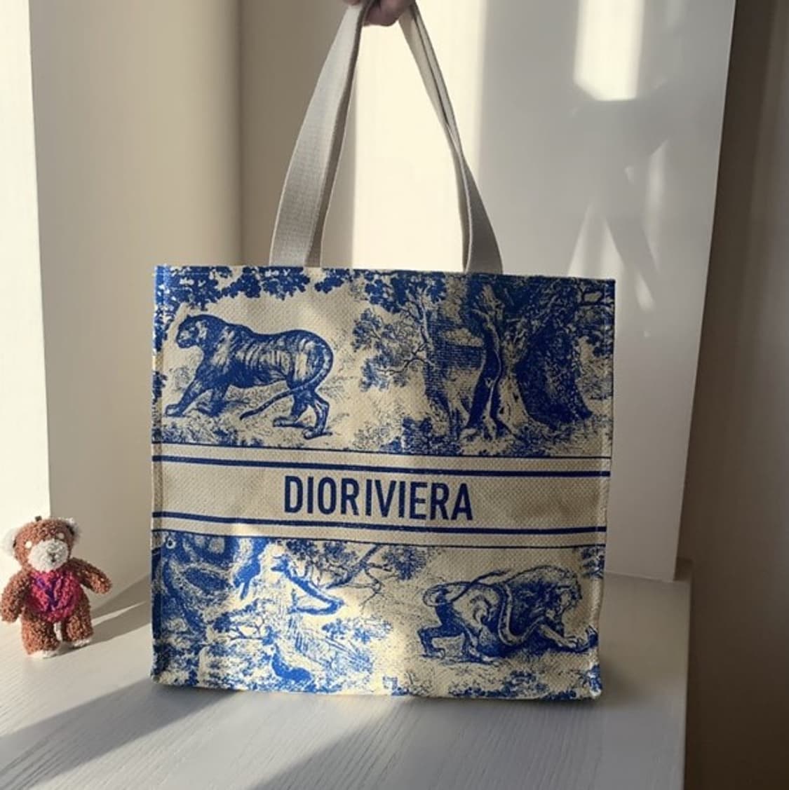 디올 리비에라 에코백 라탄 블루 상품이미지1