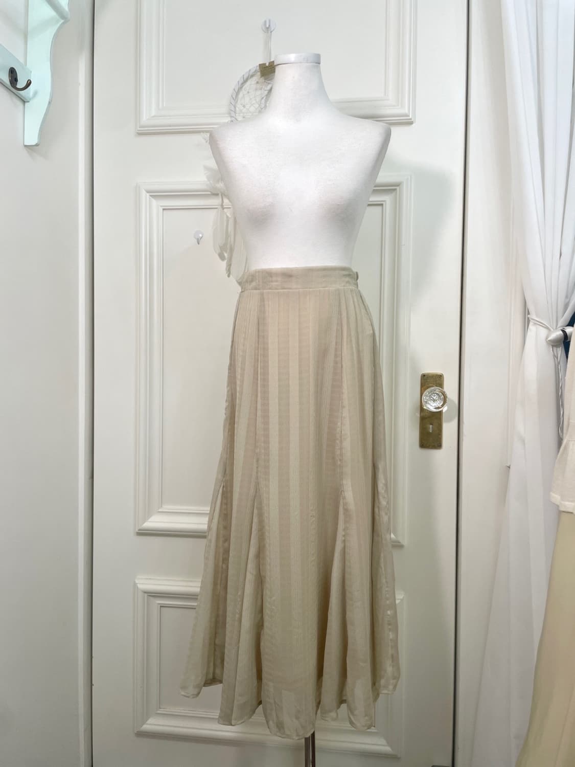 beige line chiffon long banding skirt 상품이미지1