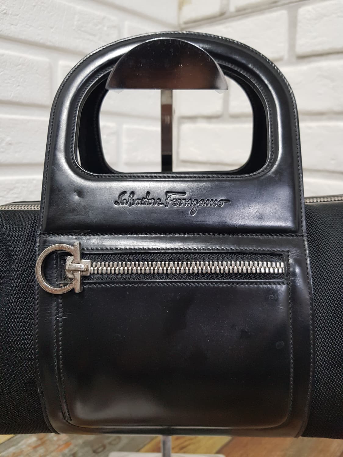 [정품] 페라가모 미니토트백 블랙 상품이미지3