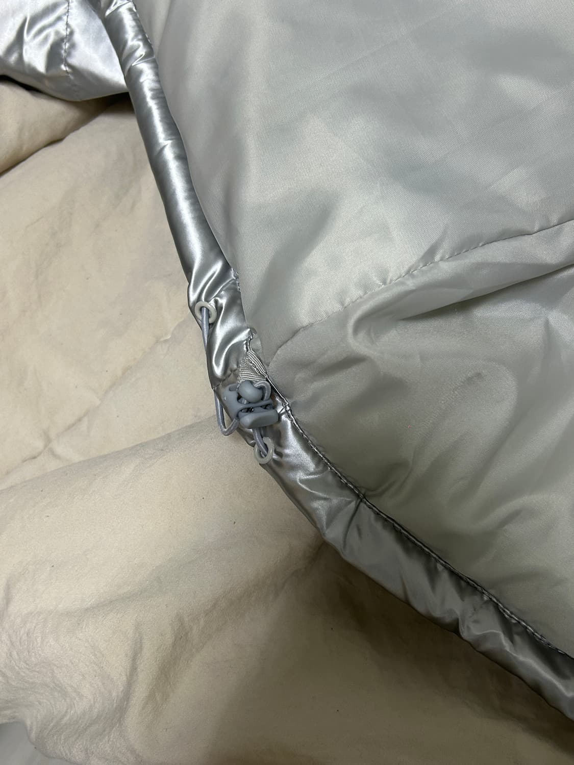 러브이즈트루 글로시 숏패딩 상품이미지4