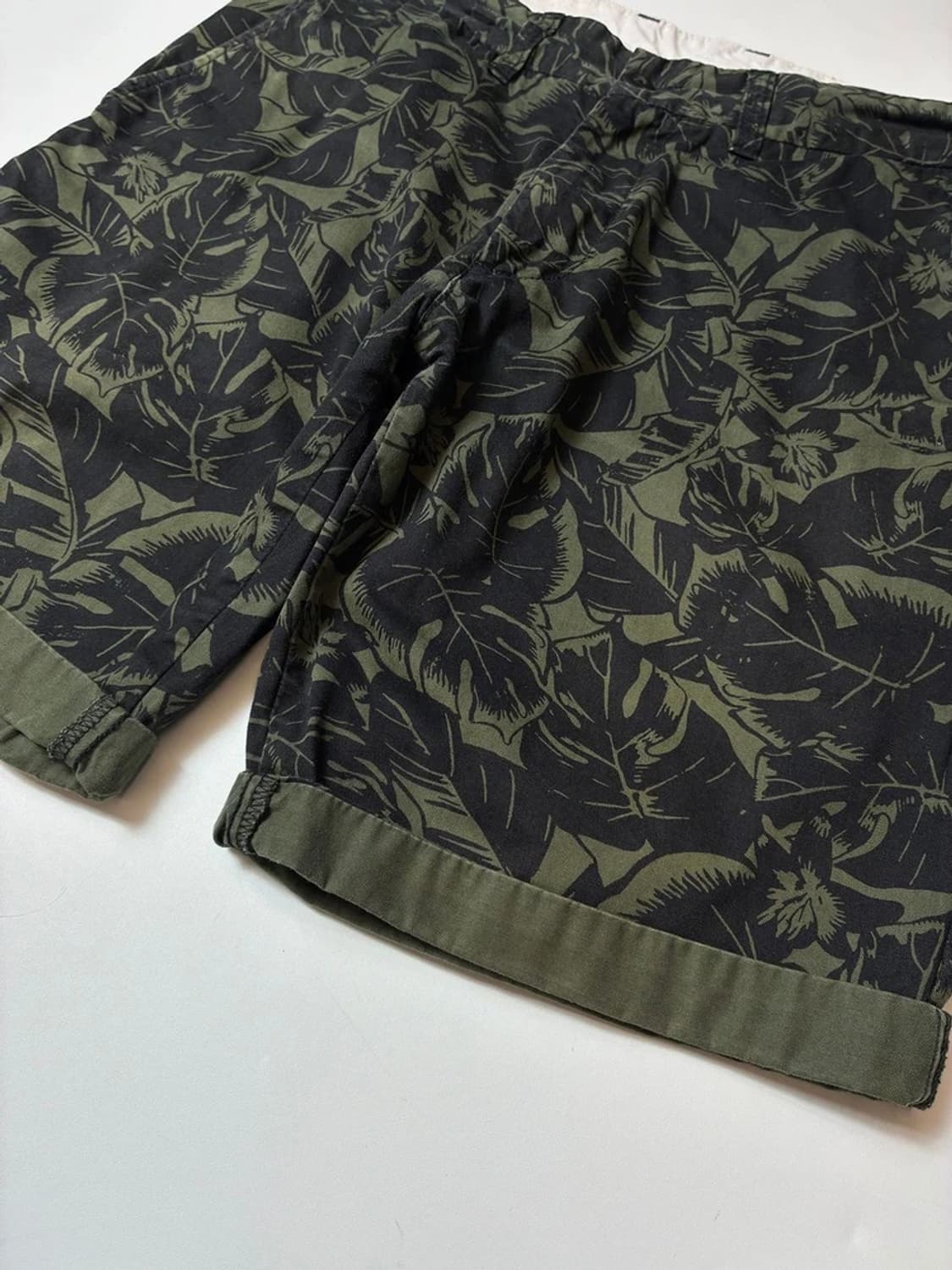 칼하트 WIP 존슨 로터스 프린트 쇼츠 PN8708 상품이미지4