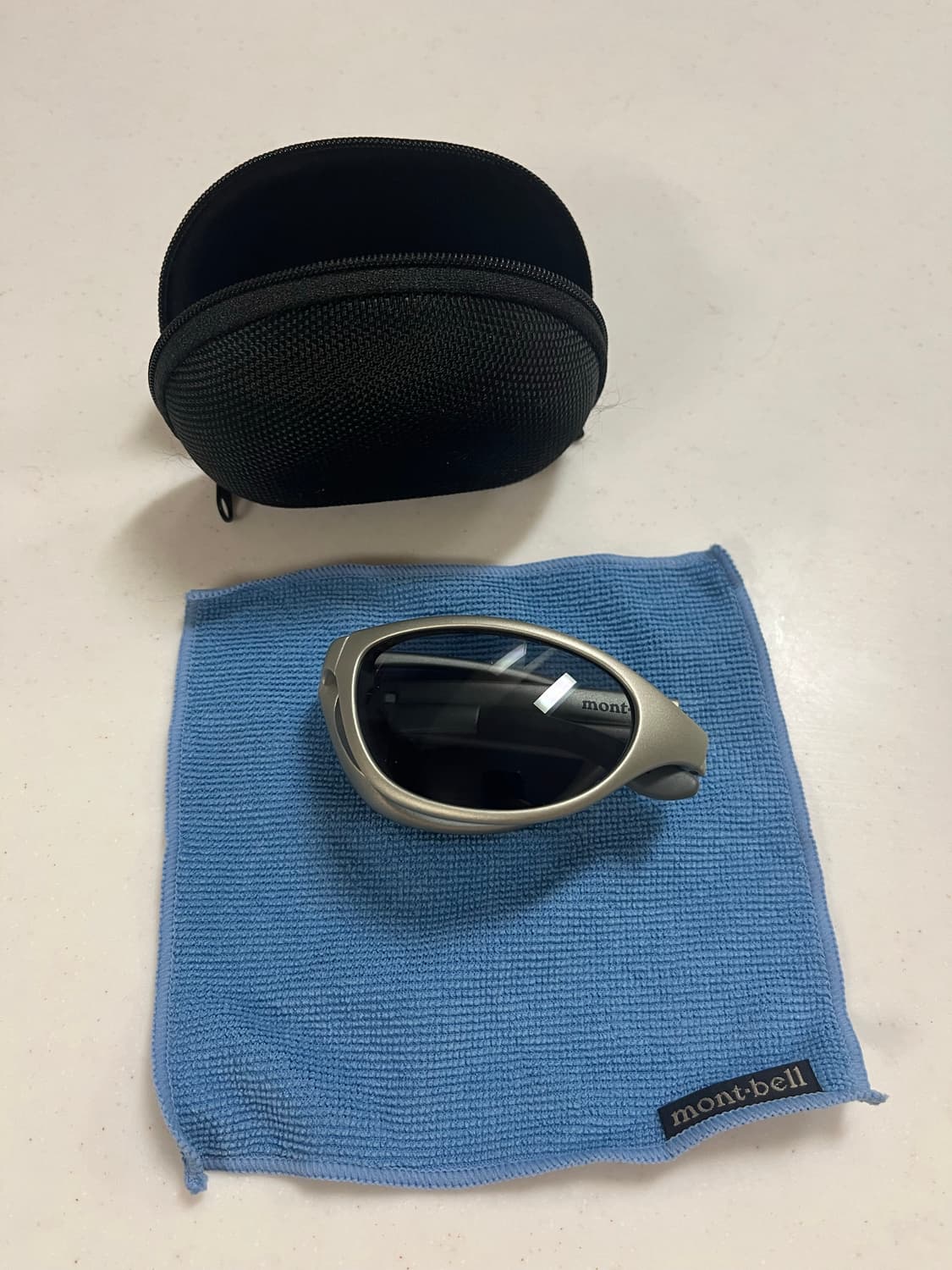 몽벨 트레킹 선글라스 실버 메탈릭 라이트 그레이 상품이미지5