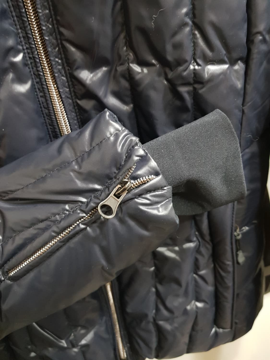 거의새거)엠포리오아르마니 Chamonix구스패딩S 상품이미지8