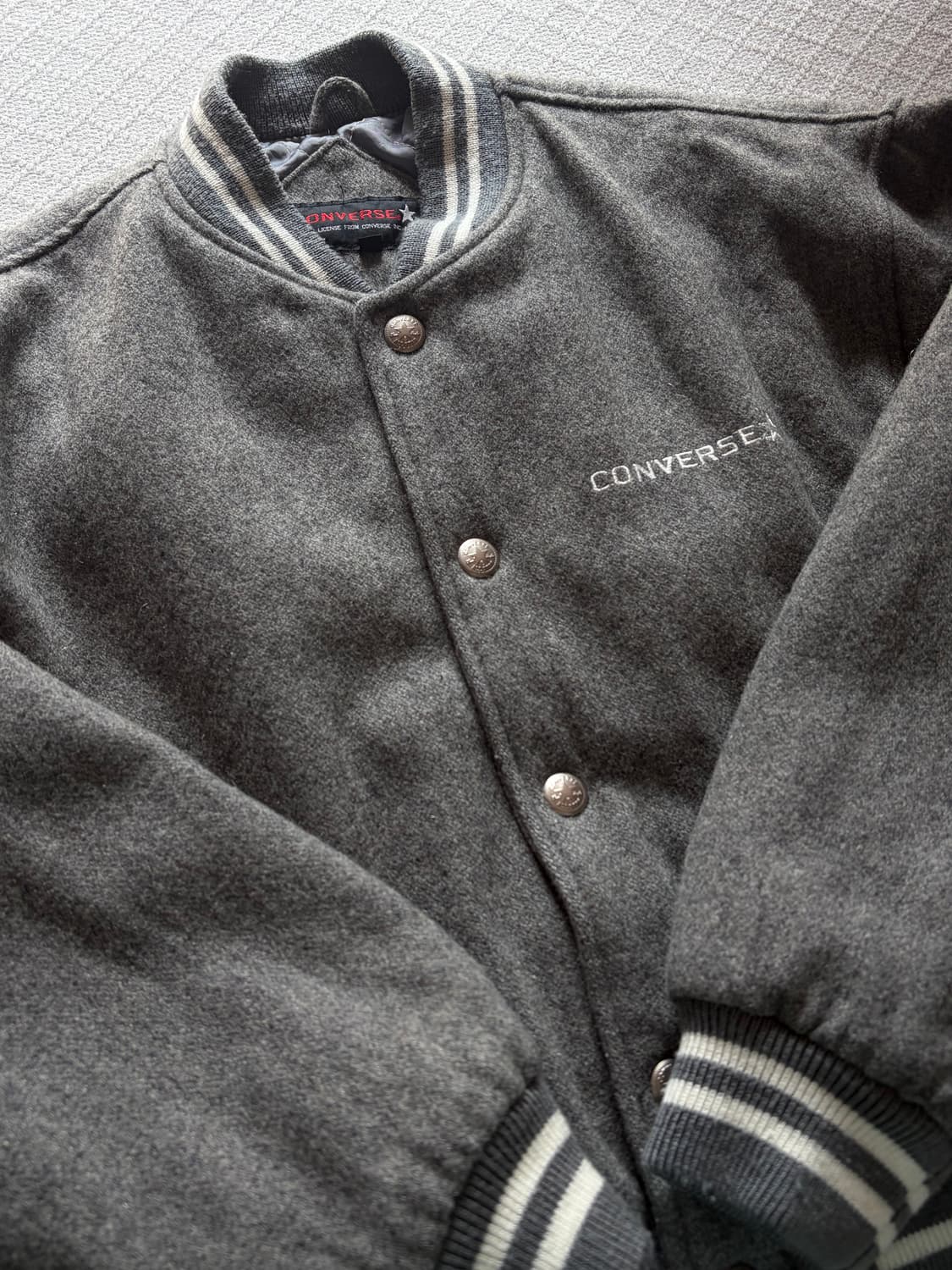 컨버스 크롭 바시티자켓 상품이미지2