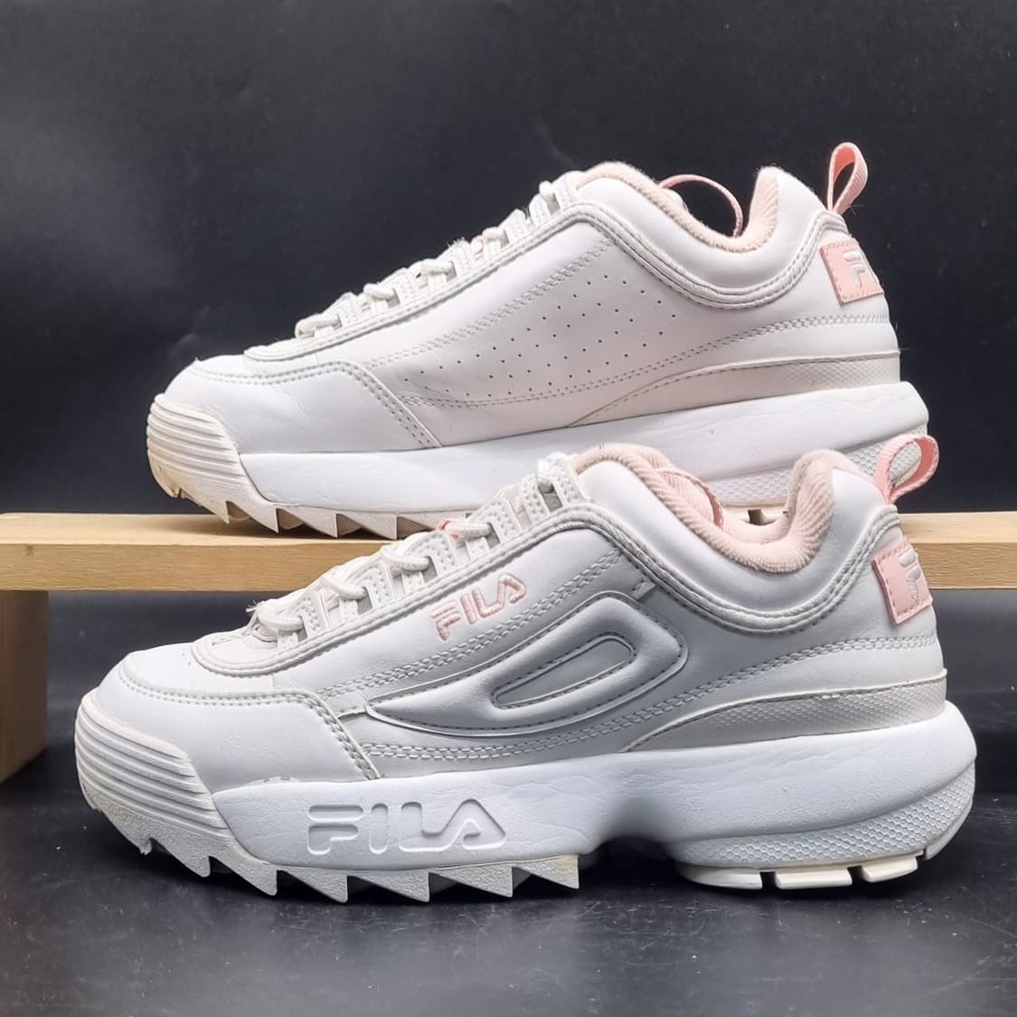 휠라 디스럽터2 여성운동화240  상품이미지1