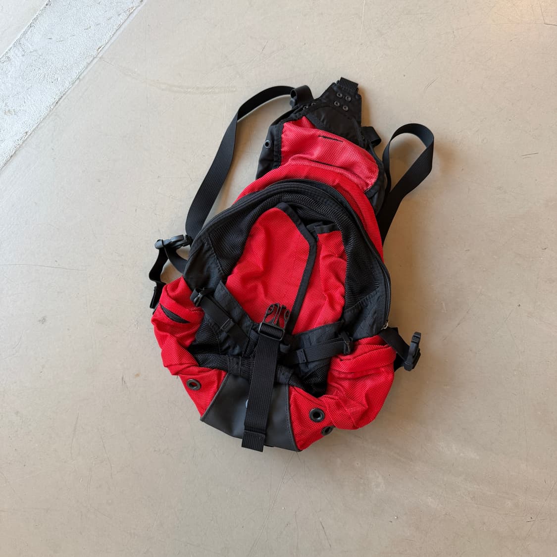 오클리 아이콘 미니 백팩 상품이미지3