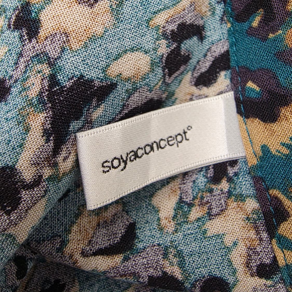  soyaconcept 레오파드 패턴 브이넥 블라우스 상품이미지9