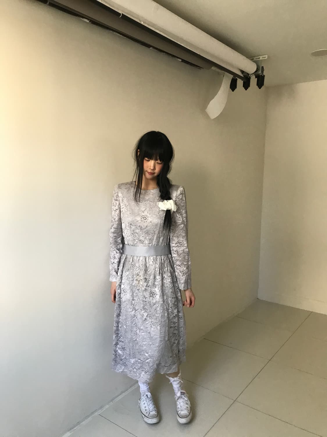 Lace embroidery silver belted dress 상품이미지3