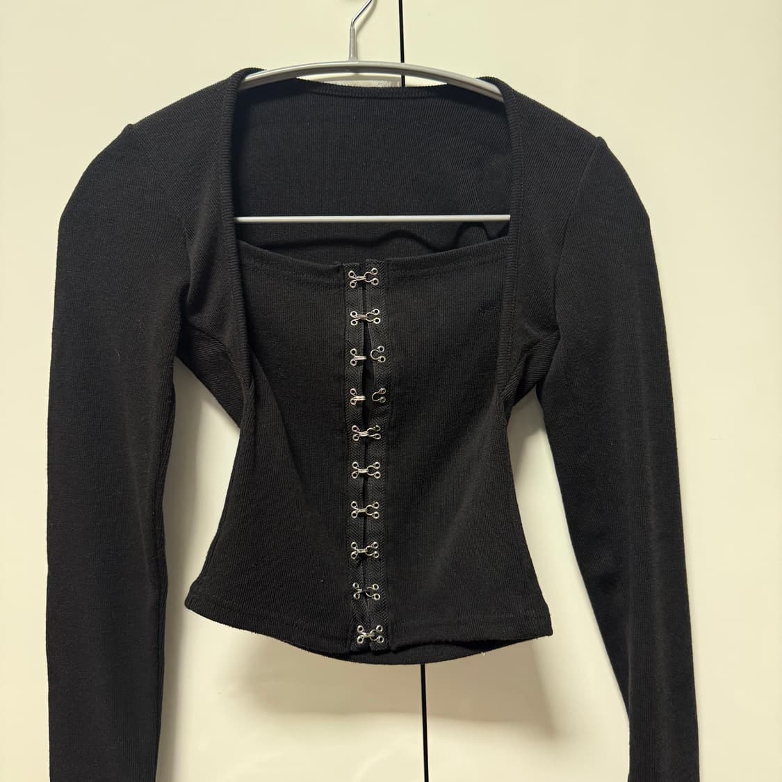 낫유어로즈 후크 스퀘어 탑 상품이미지3