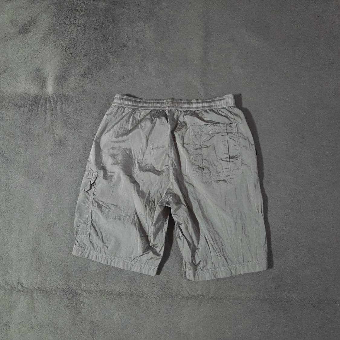 19ss 스톤아일랜드 와펜 나일론 메탈 카고 쇼츠 반바지 32 상품이미지2