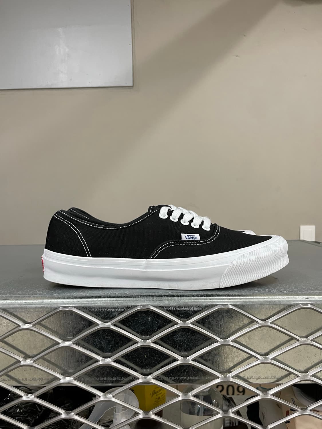 반스 어센틱 블랙 275 상품이미지4