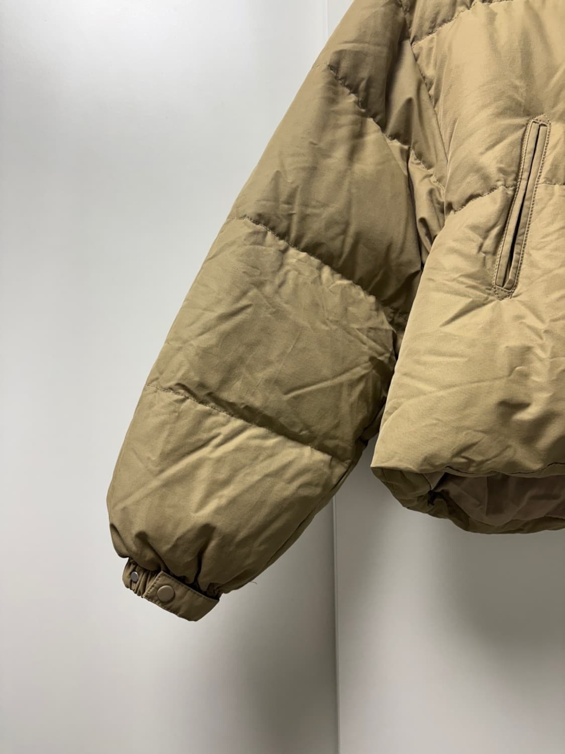 낫띵리튼 페블 크롭 푸퍼 패딩 베이지 상품이미지2