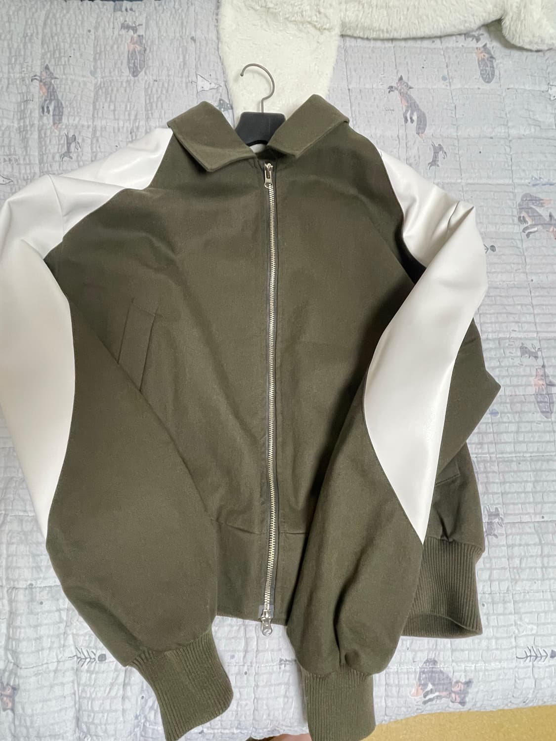 카키 버프바시티 자켓 실착0회 정가 79900원 상품이미지3