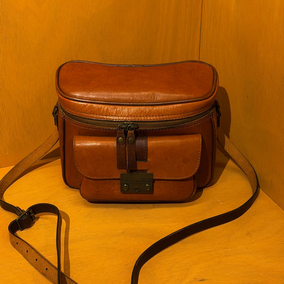 FOSSIL 파슬 빈티지 카우레더 카메라백 크로스백 상품이미지2