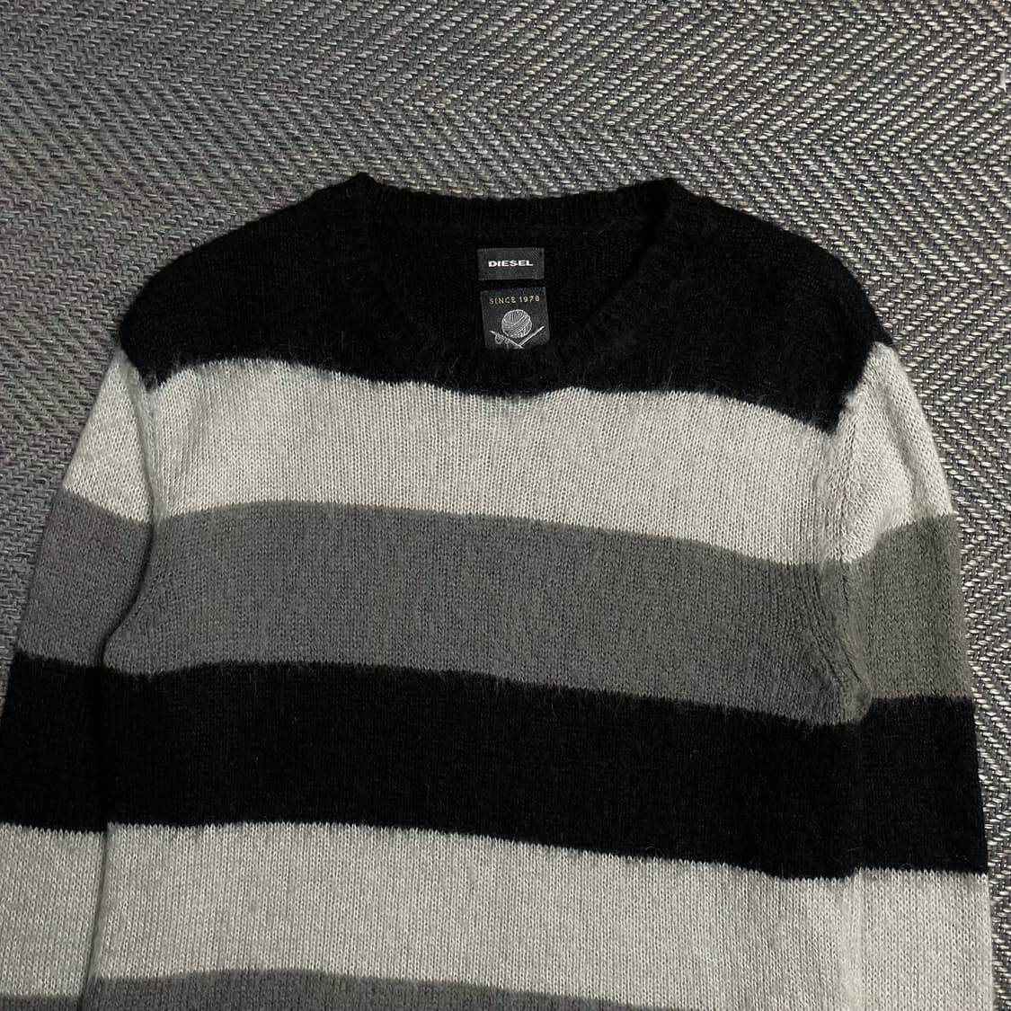 DIESEL 디젤 뱃지로고 스트라이프 모헤어 스웨터 니트y 5377 상품이미지4
