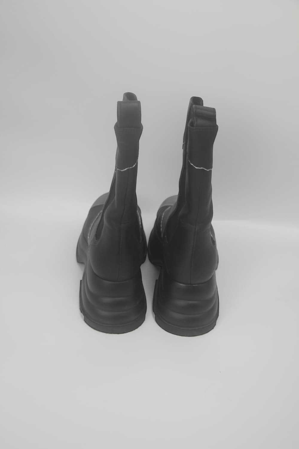 Both X CHARLES & KEITH 한소희 스틸토 부츠 상품이미지6