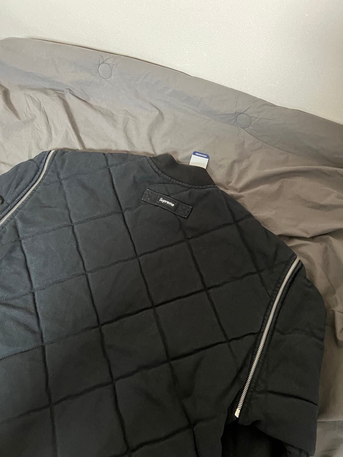 (L) 정가47 슈프림 퀼티드 봄버 블랙 새상품 25FW  상품이미지5