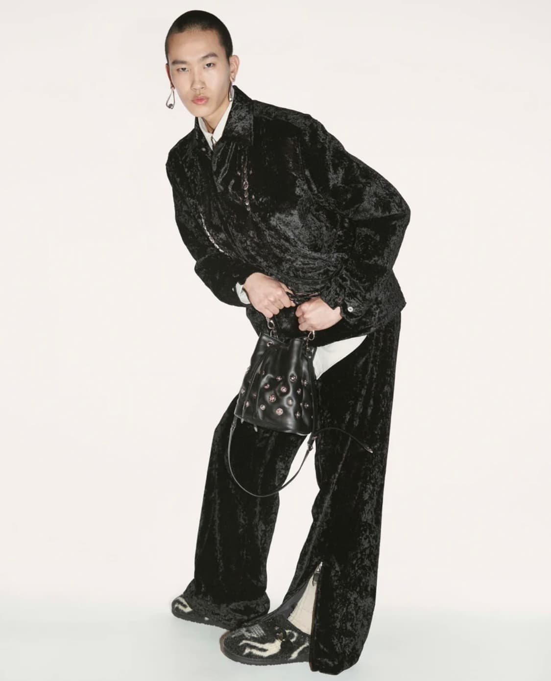 [0,1,2,3]토가풀라 x 스부 25fw 니트 슬립온/블랙 상품이미지3