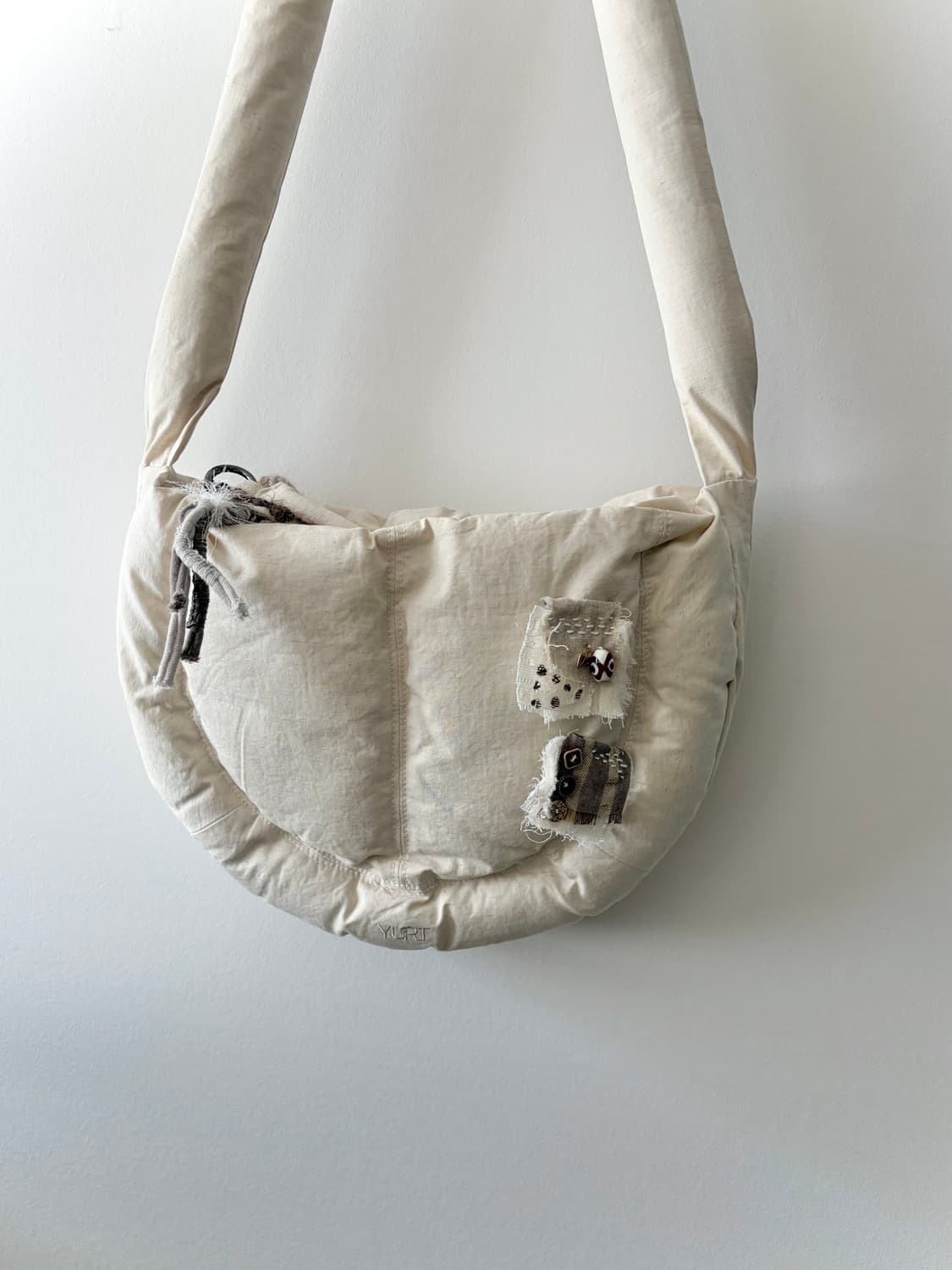 유르트 클라우드 브레드 크로스백 상품이미지9