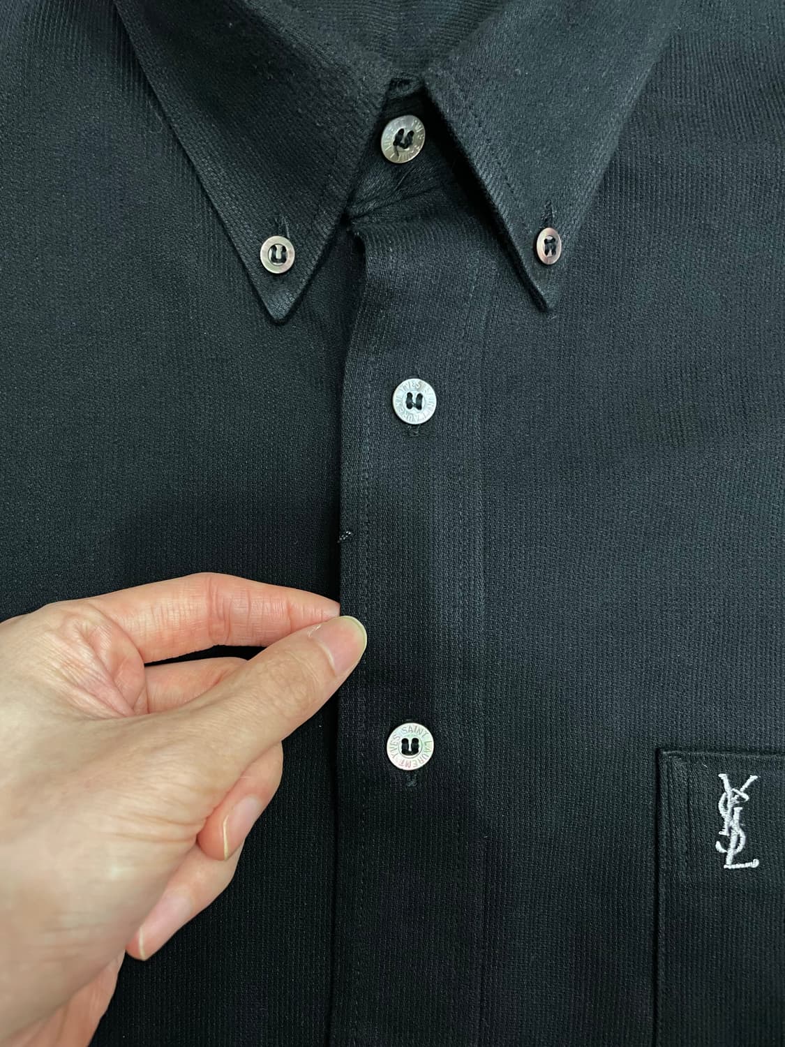 이브생로랑 YSL 자수로고 블랙 코듀로이 셔츠 상품이미지5