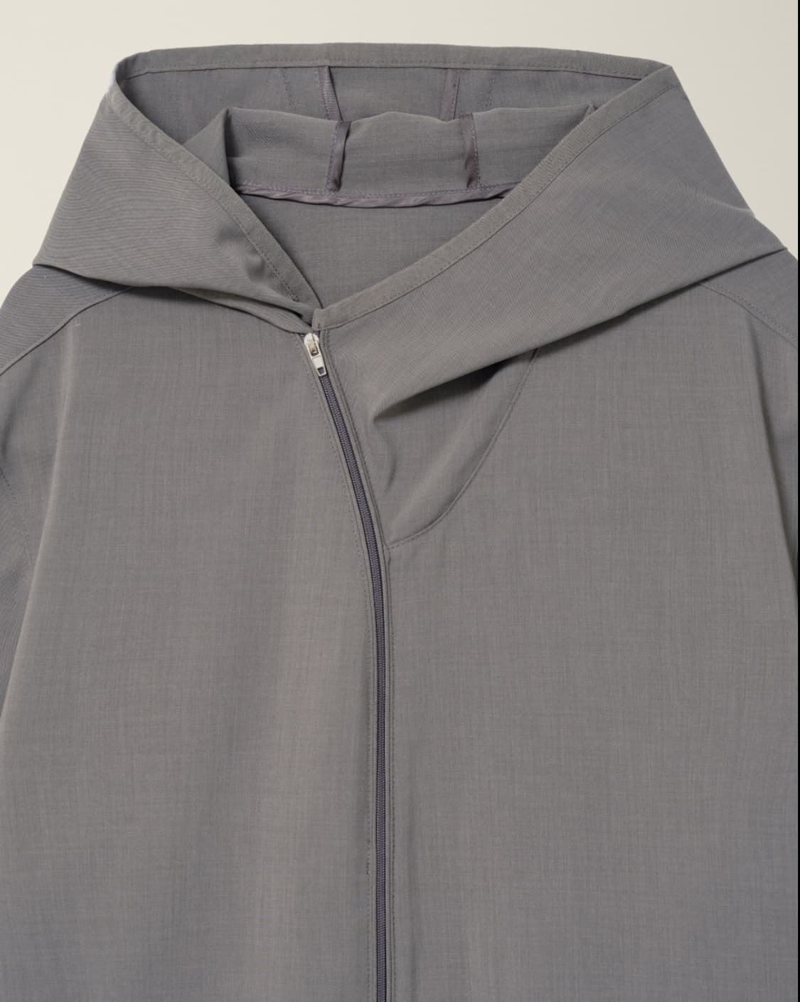 EE 누마레 CUT-OUT SLEEVE HOODED ZIP JACKET  상품이미지3