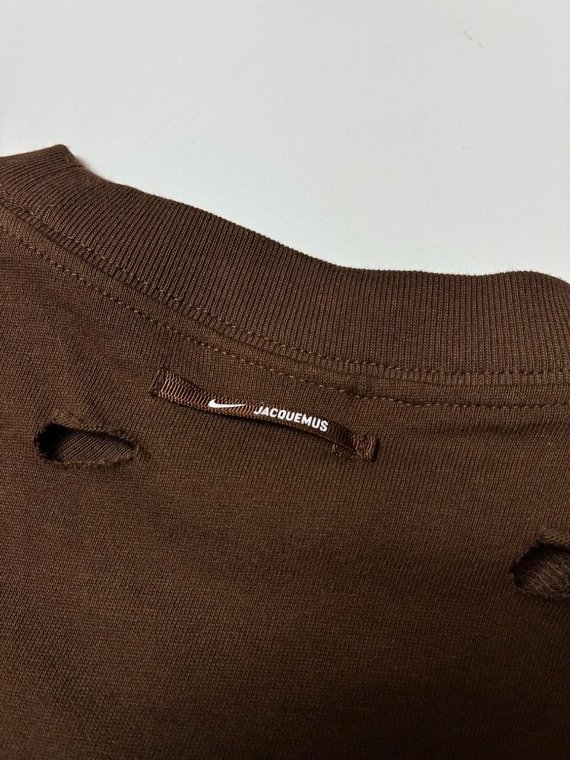 나이키 x 자크뮈스 24ss 펀칭 스우시 티셔츠 PN8240 상품이미지5