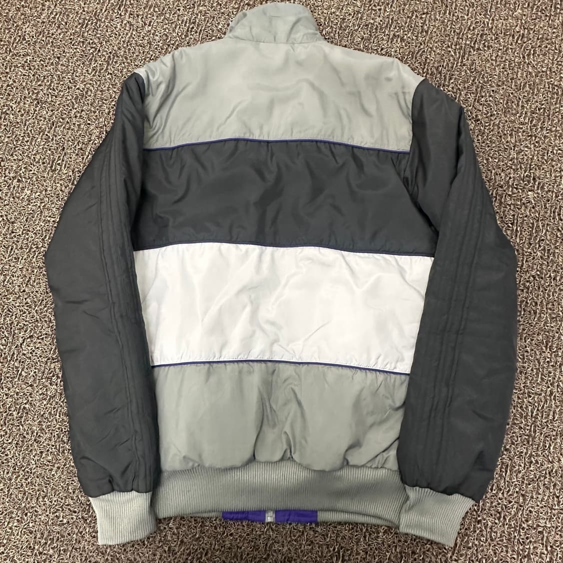 아디다스 경량 양면 패딩 점퍼 자켓 105(XL) 상품이미지4