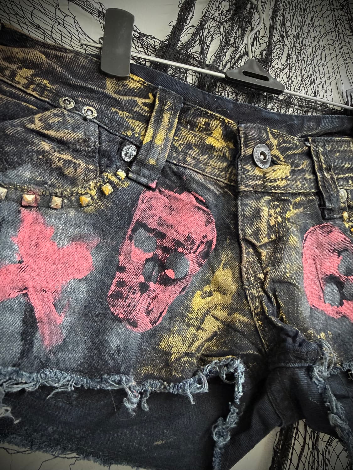 Punk painted stud shorts 상품이미지2